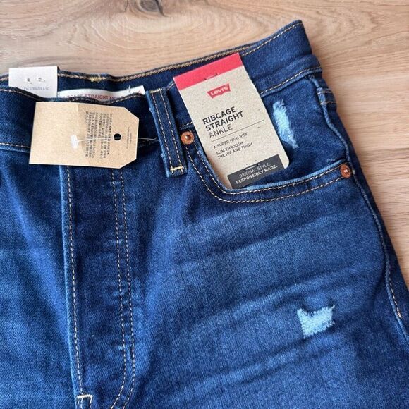 NWT Levi’s Women’s Ribcage Ankle Straight Dark Distressed Jeans Size 26 - Picture 4 of 8